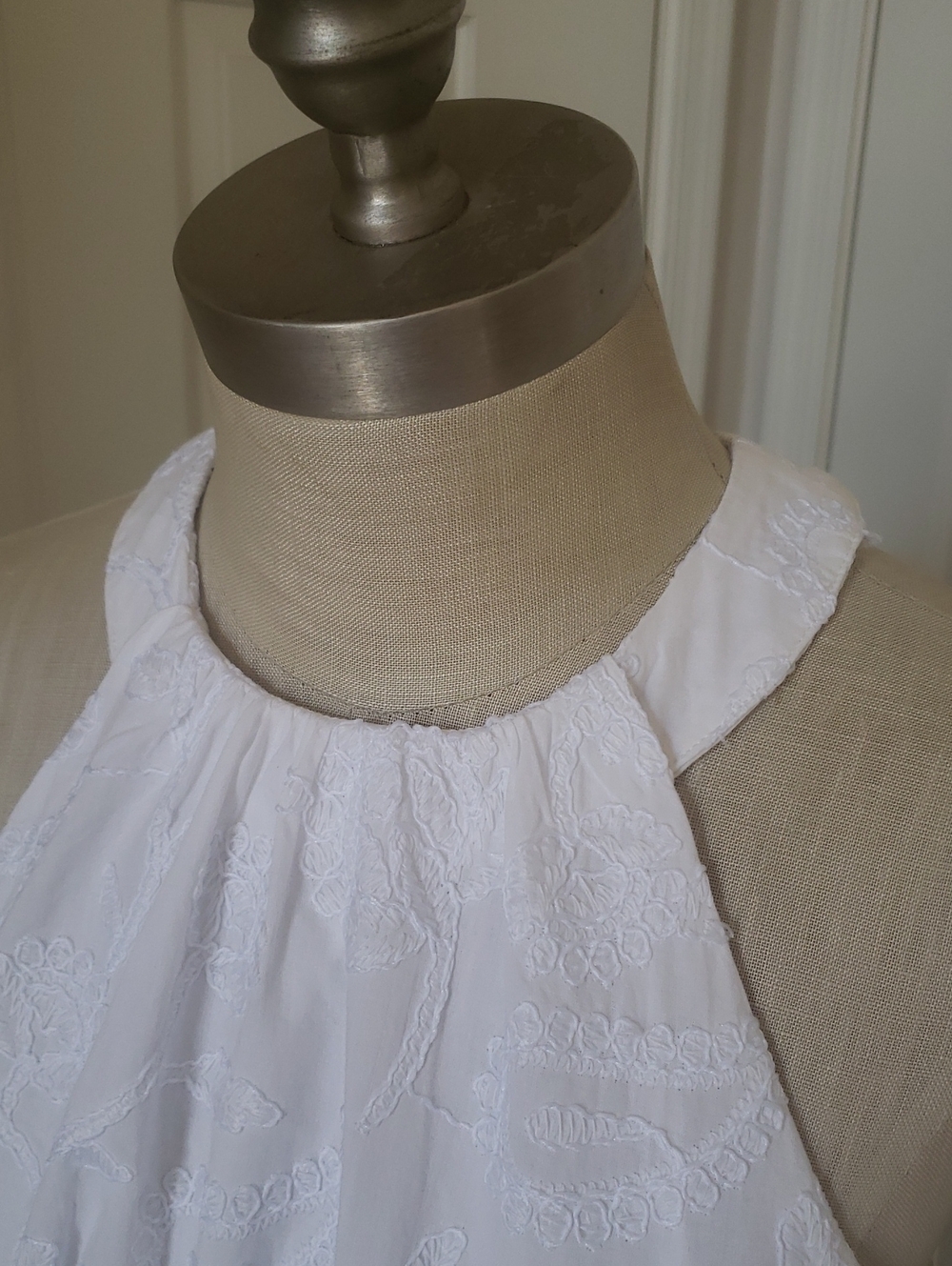 LOFT White Halter Shift Dress • Embroidered Floral Cotton • MP Petite • A-line - Picture 6 of 15